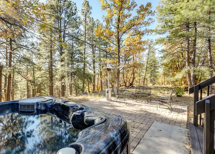 Family Getaway W/ Hot Tub! 20 Mi To Flagstaff Holiday home Munds Park