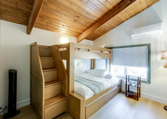 Family Getaway W/ Hot Tub! 20 Mi To Flagstaff Holiday home