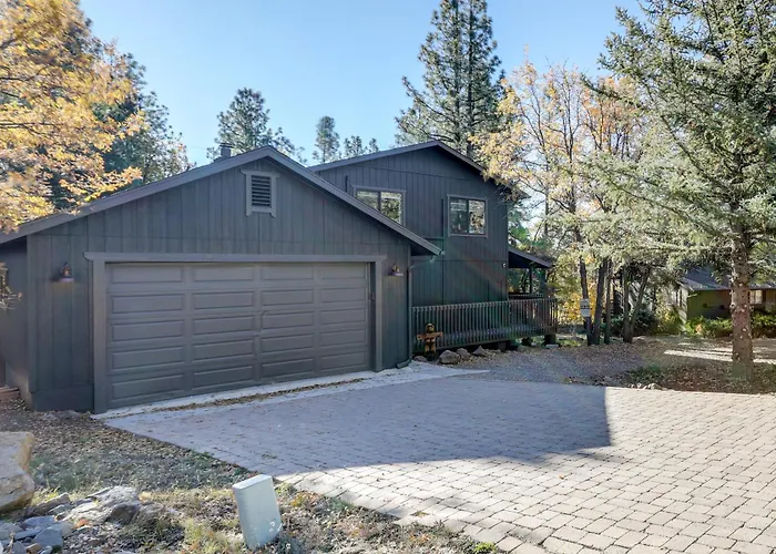 Family Getaway W/ Hot Tub! 20 Mi To Flagstaff Holiday home Munds Park