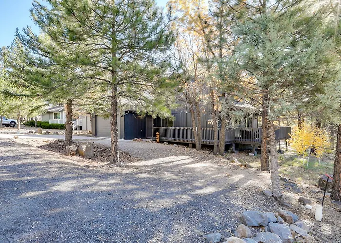 Family Getaway W/ Hot Tub! 20 Mi To Flagstaff Holiday home *
